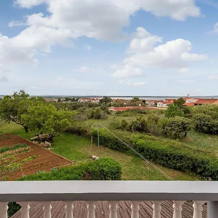 1 Bedroom Lovely In Apartment Vrsi